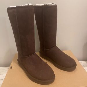 UGG Classic Tall II Chocolate Brown NEW